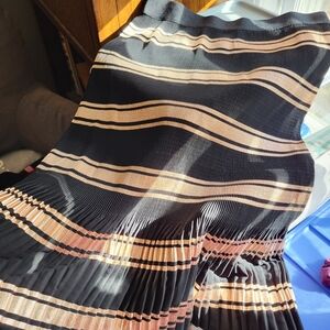 LuLaRoe Vintage Holiday Jill skirt